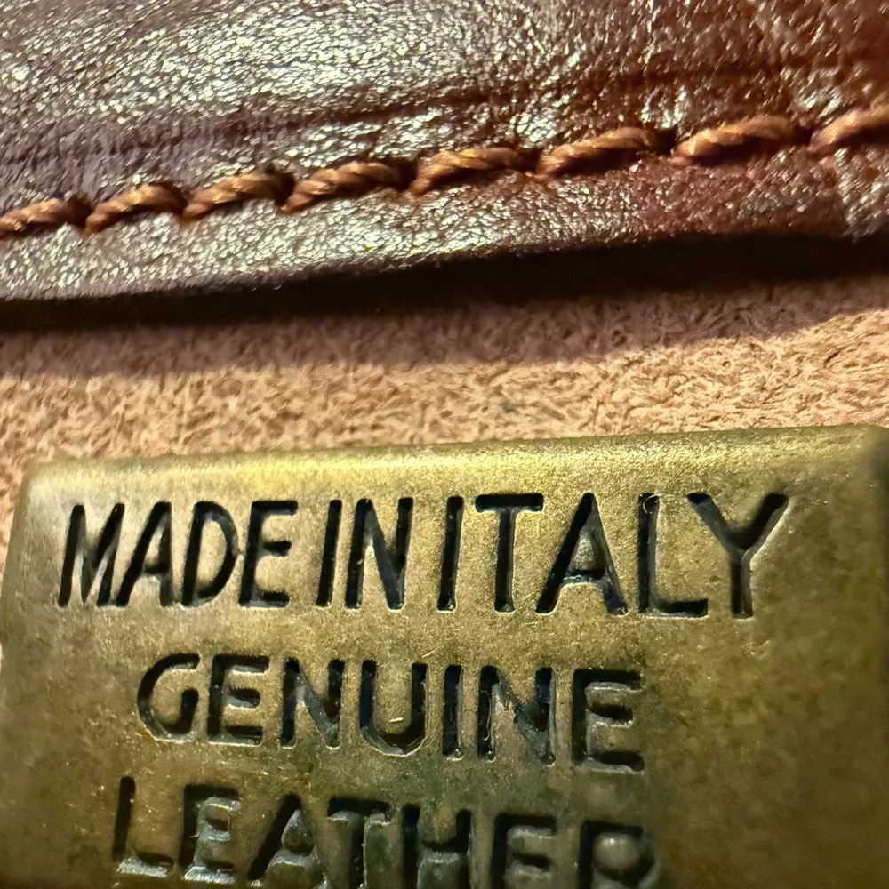 Artisan Craftsmanship, timeless luxury made in Italy Old Angler Firenze bag